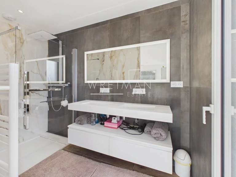 Villa Fayence - 4 bedrooms - 203m²