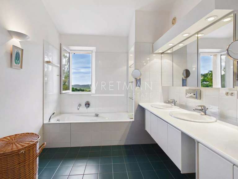 Villa Fayence - 5 chambres - 251m²