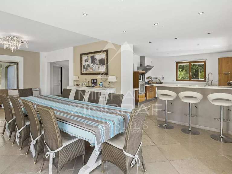 Villa Fayence - 4 bedrooms - 266m²