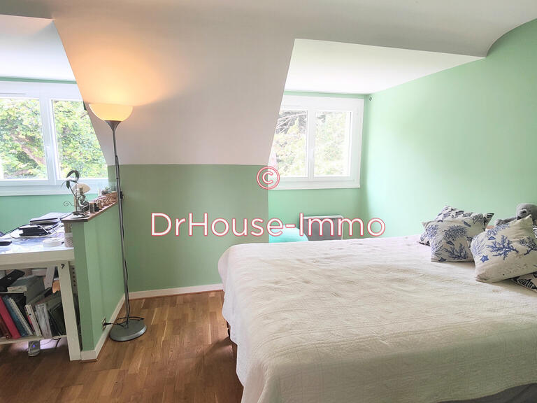 Villa Feucherolles - 4 bedrooms - 241m²
