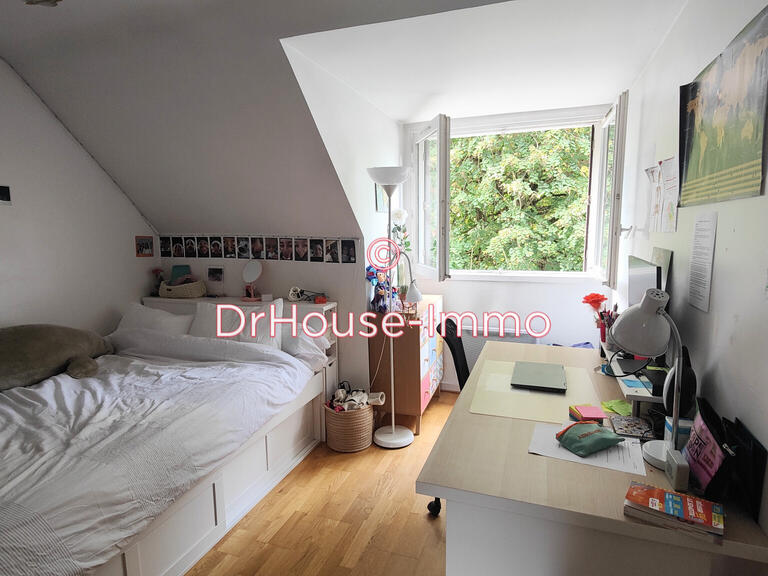 Villa Feucherolles - 4 bedrooms - 241m²
