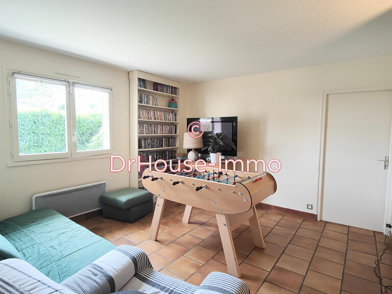 Villa Feucherolles - 4 bedrooms - 241m²