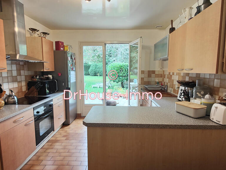Villa Feucherolles - 4 bedrooms - 241m²