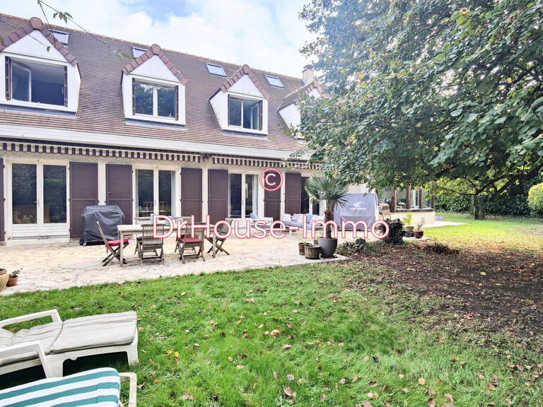 Villa Feucherolles - 4 bedrooms - 241m²