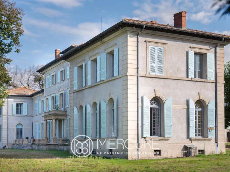 Château Feurs - 18 chambres - 1191m²