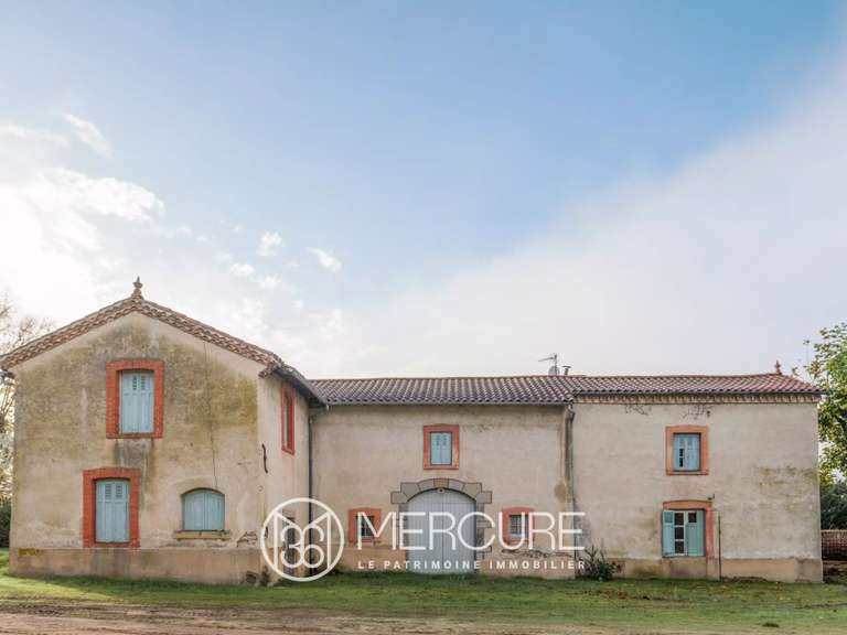 Château Feurs - 18 chambres - 1191m²