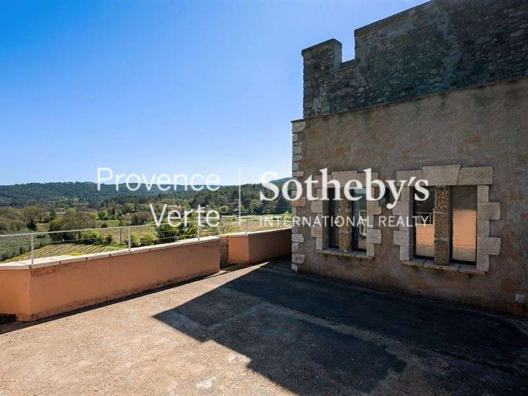 Propriété Figanières - 234m²