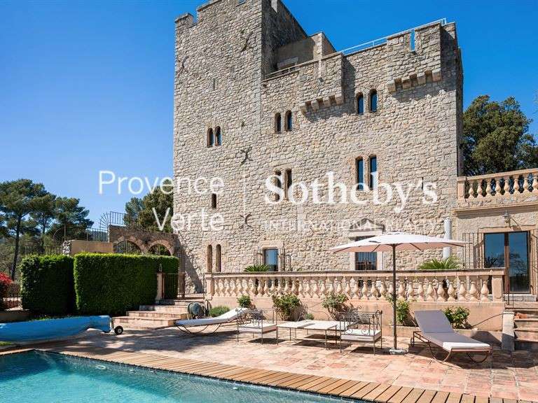 Propriété Figanières - 234m²