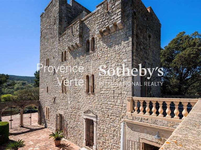 Propriété Figanières - 234m²