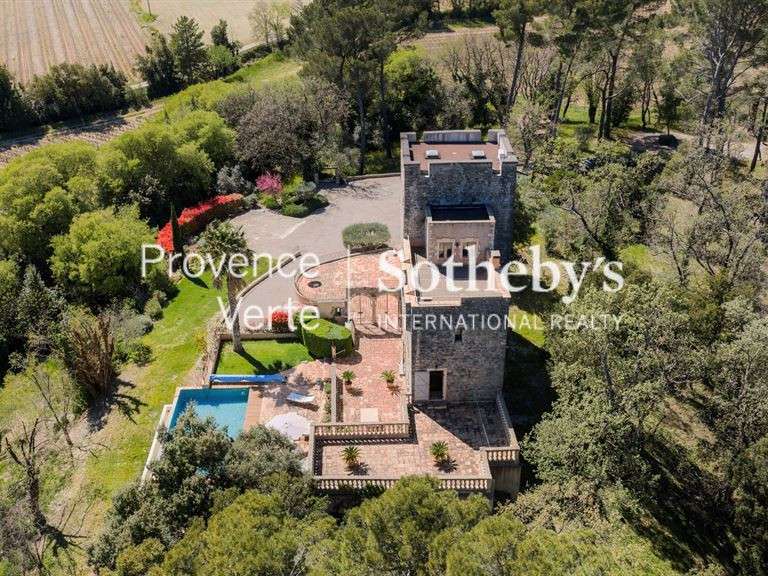 Propriété Figanières - 234m²