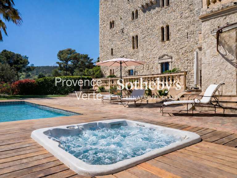 Propriété Figanières - 234m²