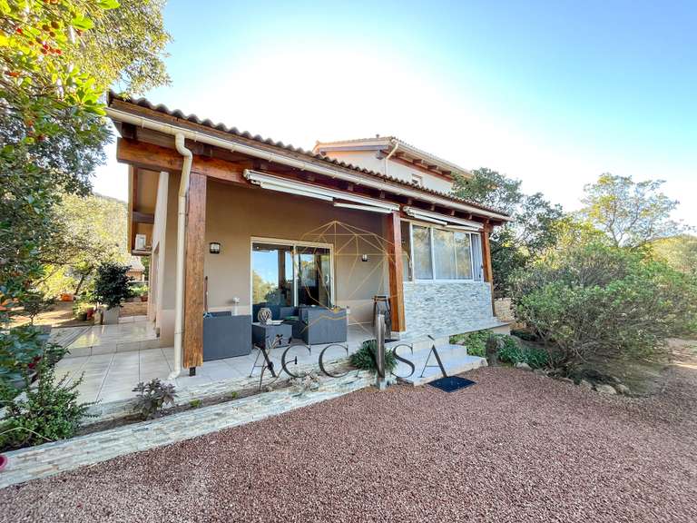 Villa Figari - 5 bedrooms - 167m²