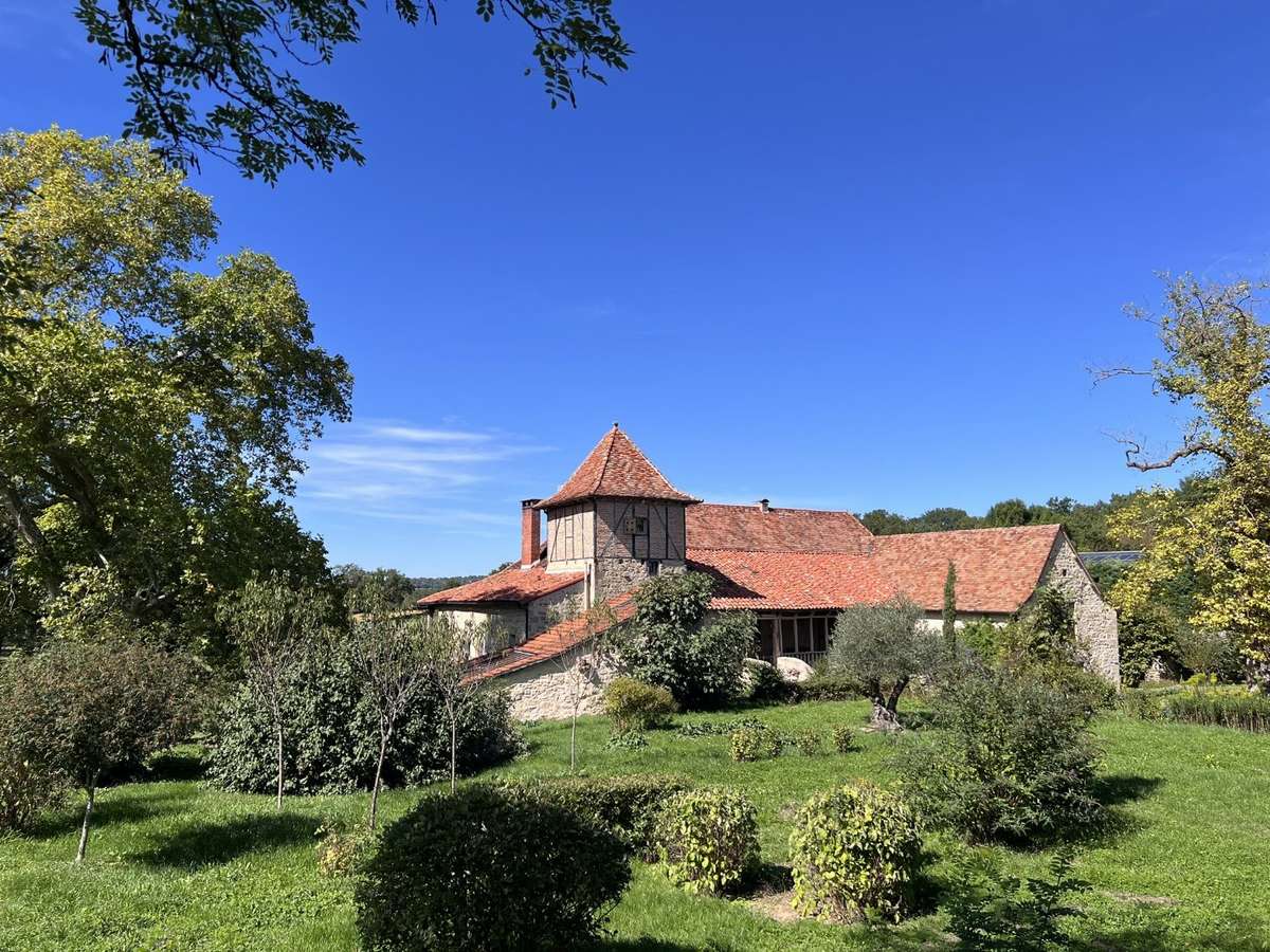 Property Figeac
