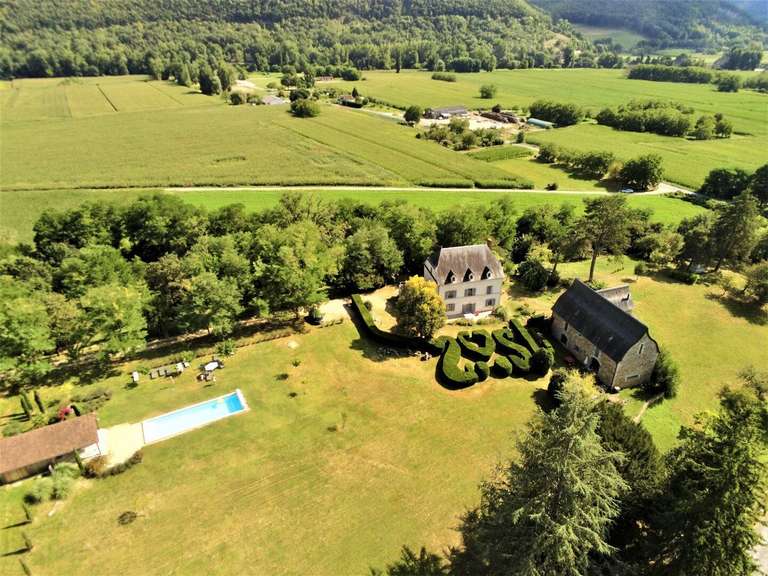 Propriété Figeac - 8 chambres - 600m²