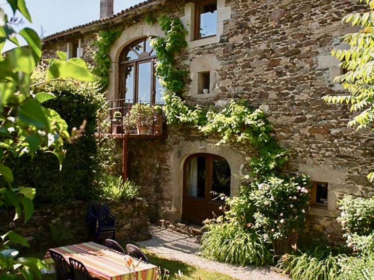 Propriété Figeac - 12 chambres - 400m²