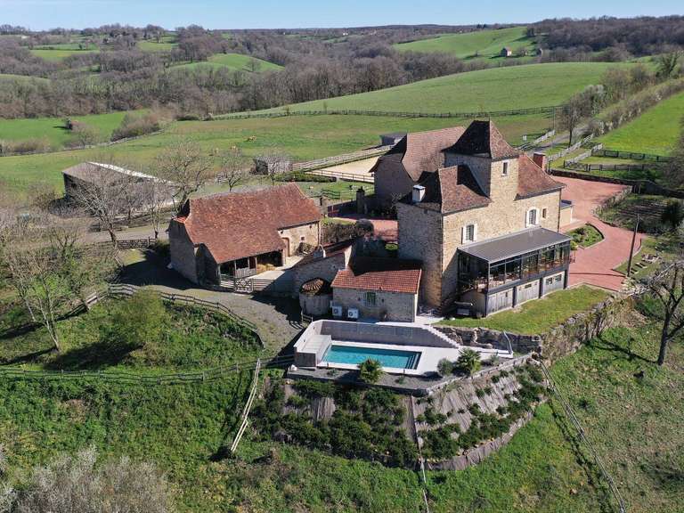 Propriété Figeac - 8 chambres - 900m²