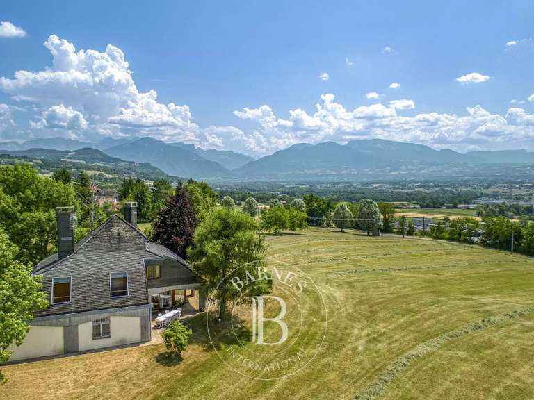 Maison Fillinges - 8 chambres - 250m²