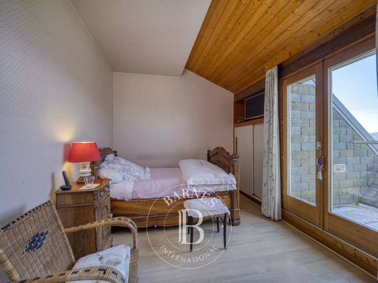 Maison Fillinges - 8 chambres - 250m²