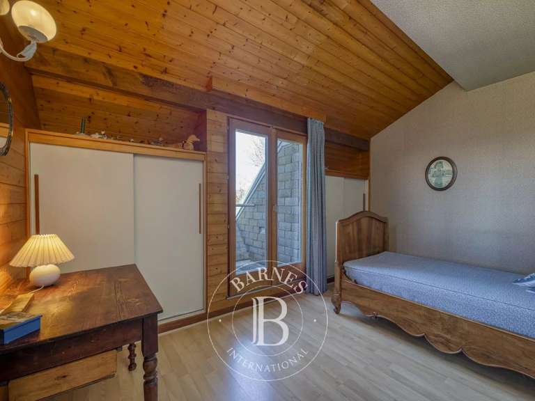 Maison Fillinges - 8 chambres - 250m²