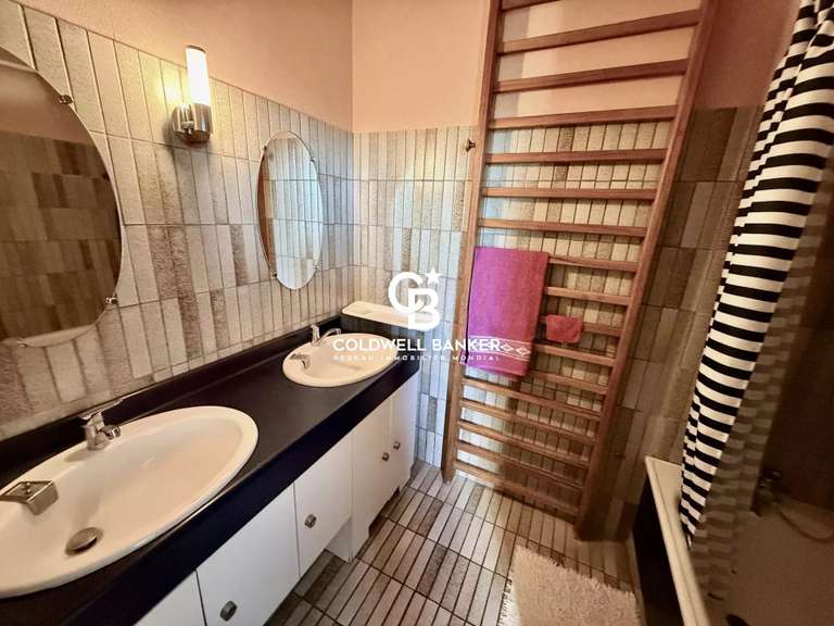 Maison Fillinges - 7 chambres - 250m²