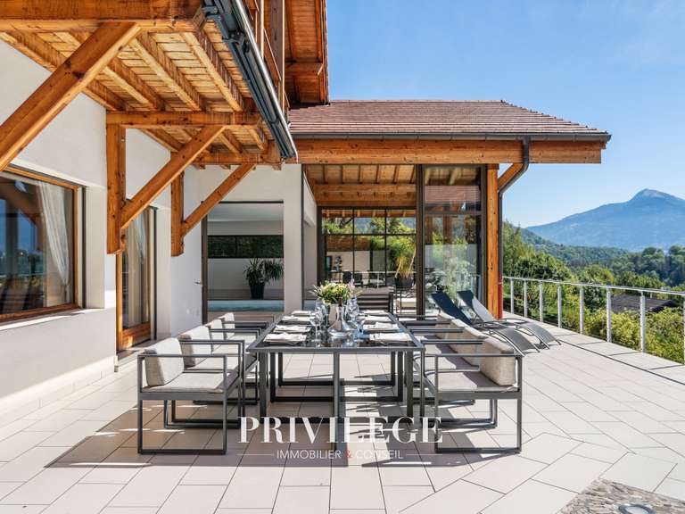 Maison Fillinges - 8 chambres - 500m²