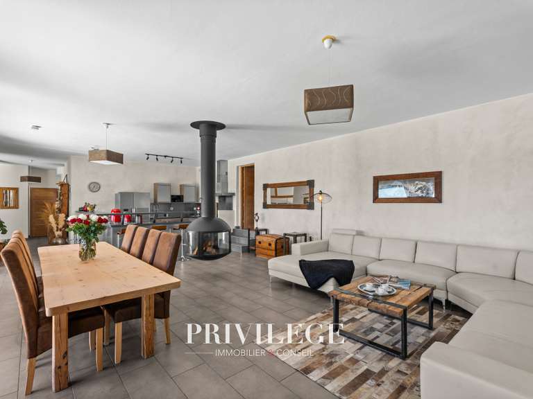 Maison Fillinges - 8 chambres - 500m²