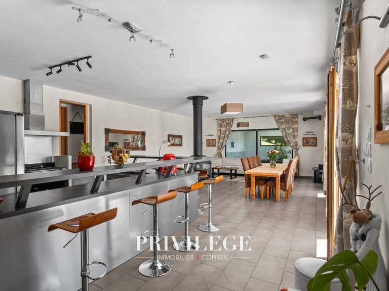 Maison Fillinges - 8 chambres - 500m²