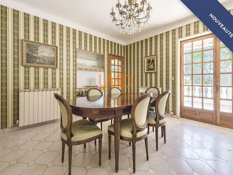Maison Flassans-sur-Issole - 5 chambres - 210m²