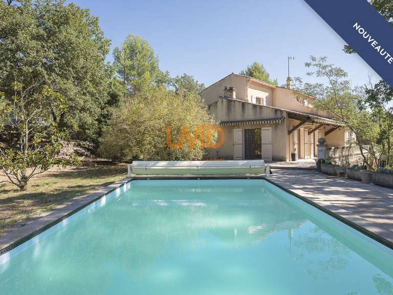 Maison Flassans-sur-Issole - 5 chambres - 210m²