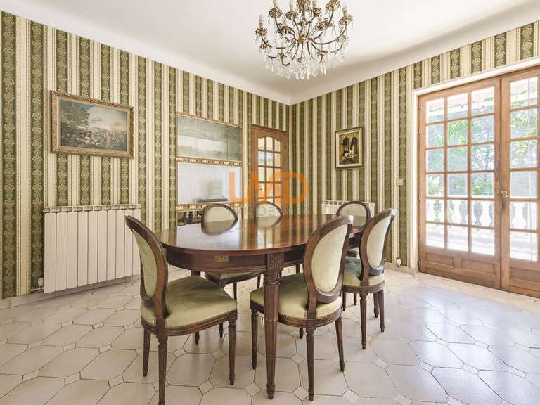 House Flassans-sur-Issole - 5 bedrooms - 210m²