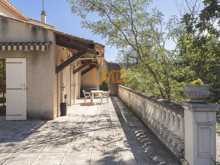 House Flassans-sur-Issole - 5 bedrooms - 210m²