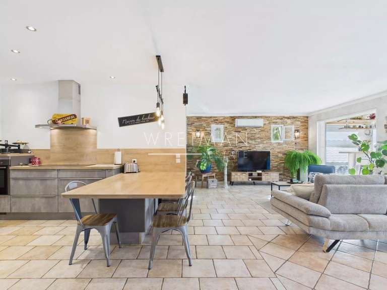 Villa Flassans-sur-Issole - 4 chambres - 163m²