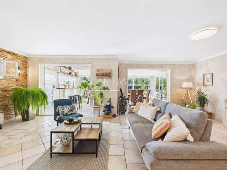 Villa Flassans-sur-Issole - 4 chambres - 163m²