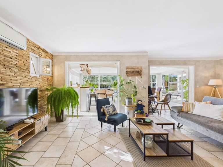 Villa Flassans-sur-Issole - 4 chambres - 163m²
