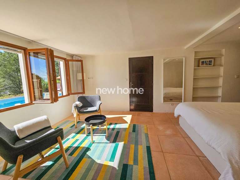 Maison Flayosc - 4 chambres - 236m²