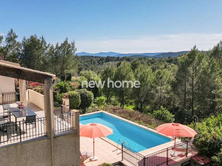 Maison Flayosc - 4 chambres - 236m²