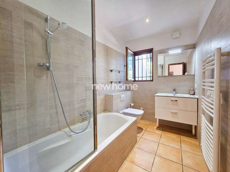 Maison Flayosc - 4 chambres - 236m²