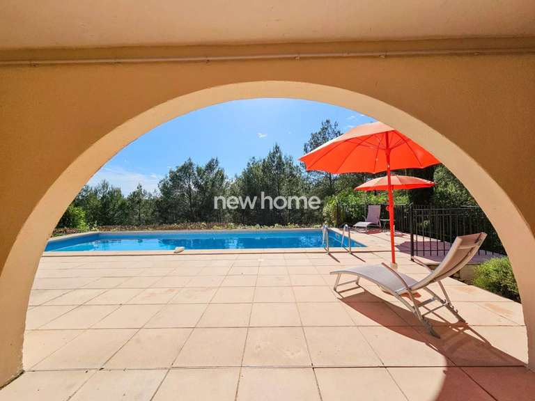 Maison Flayosc - 4 chambres - 236m²