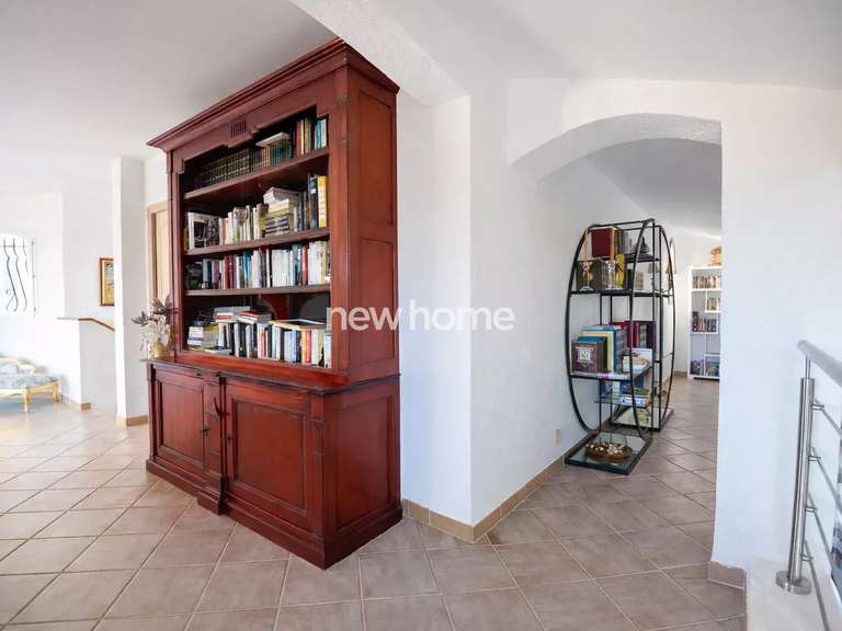 Maison Flayosc - 3 chambres - 207m²