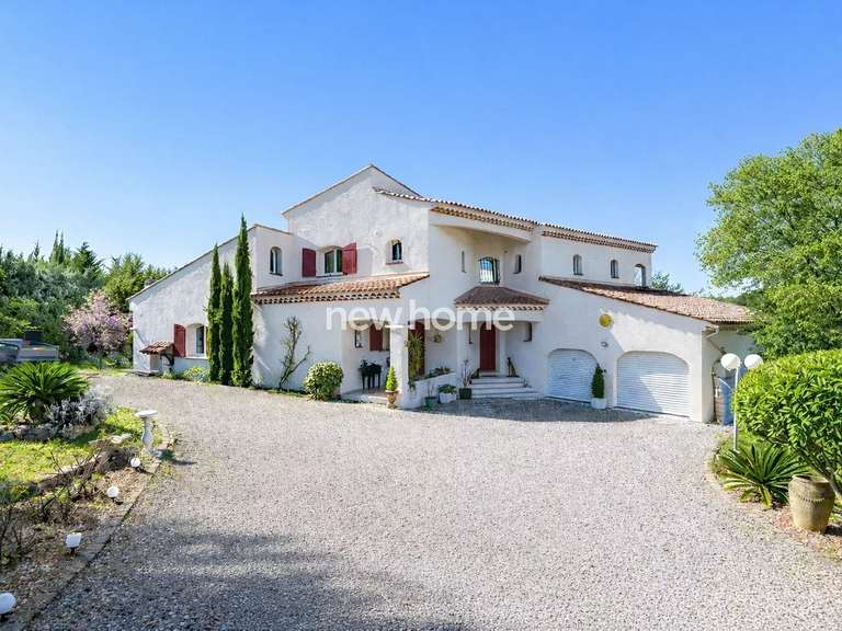 Maison Flayosc - 3 chambres - 207m²