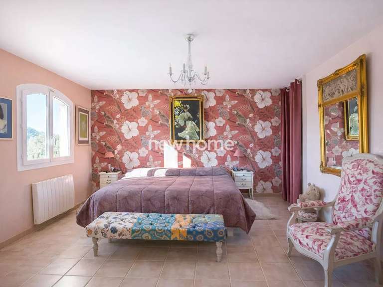 Maison Flayosc - 3 chambres - 207m²