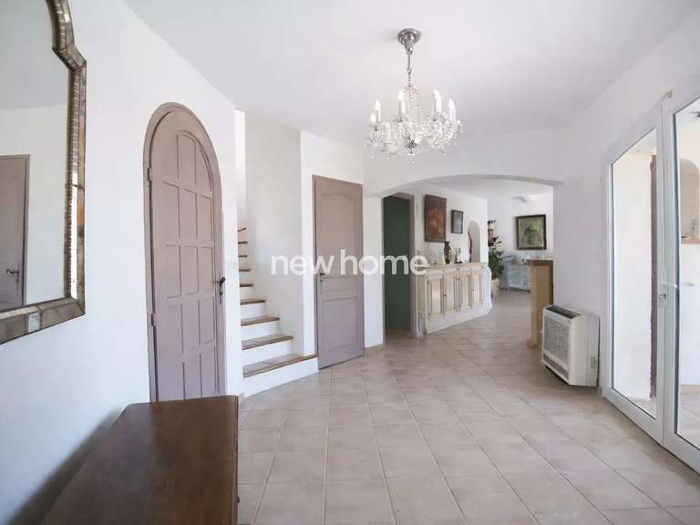 Maison Flayosc - 3 chambres - 207m²