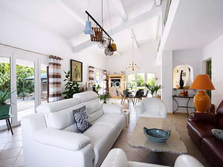 Maison Flayosc - 3 chambres - 207m²