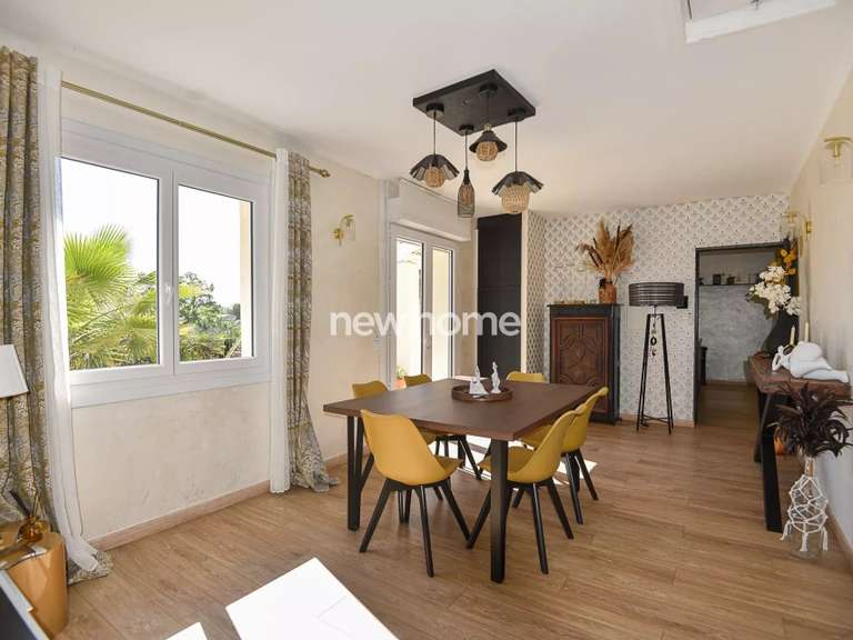 Maison Flayosc - 3 chambres - 200m²