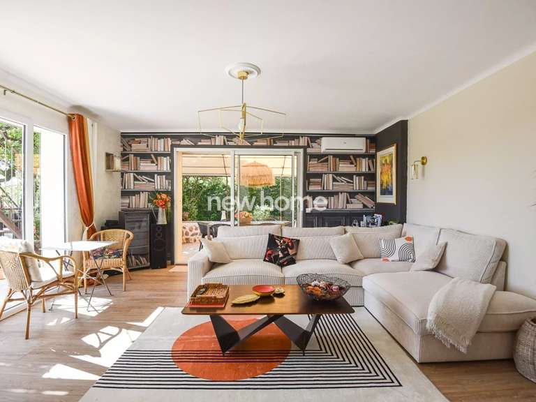 Maison Flayosc - 3 chambres - 200m²