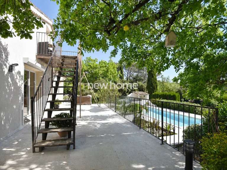 Maison Flayosc - 3 chambres - 200m²