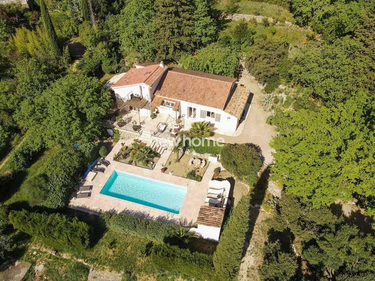 Maison Flayosc - 3 chambres - 200m²