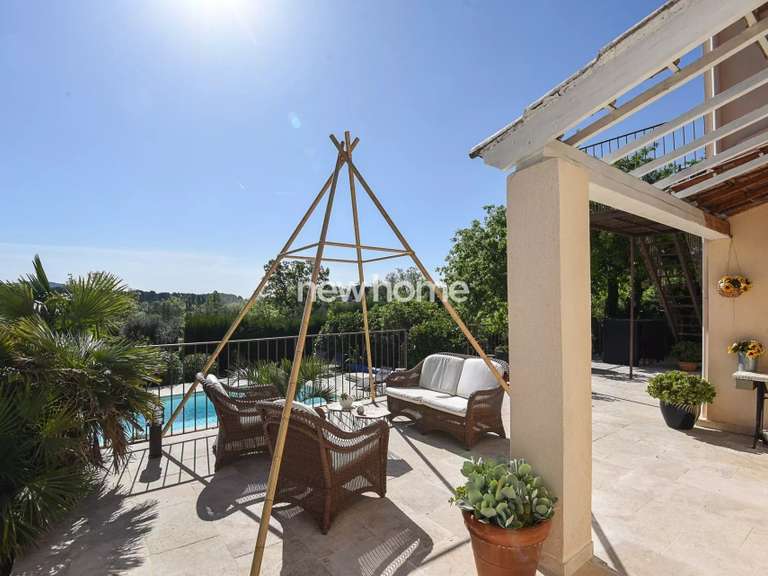Maison Flayosc - 3 chambres - 200m²