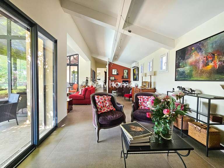 Maison Flayosc - 4 chambres - 206m²