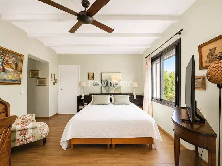 Maison Flayosc - 4 chambres - 206m²